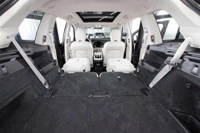 Certified 2024 Volvo XC90 B6 Plus image 28