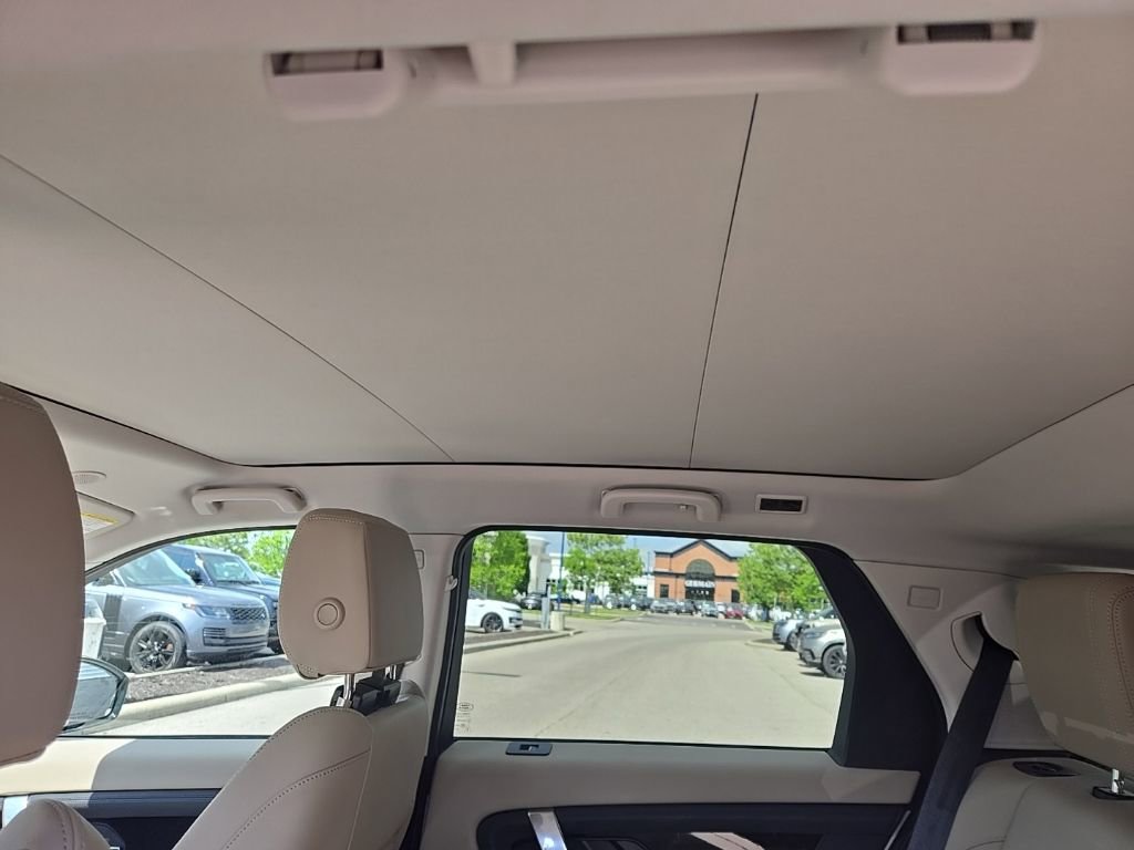 Certified 2025 Land Rover Discovery Sport S AWD/4WD image 35