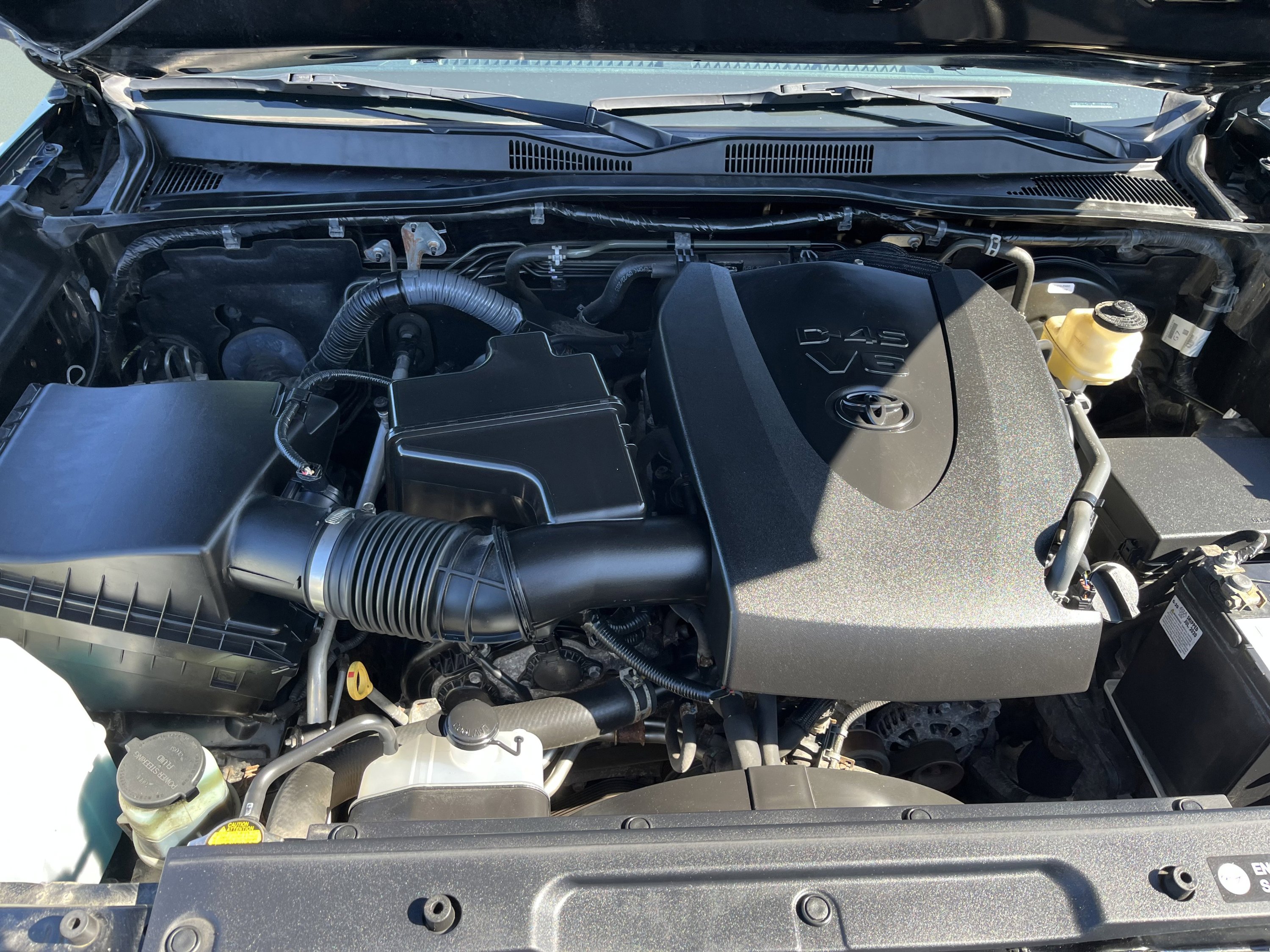 Used 2016 Toyota Tacoma SR5 w/ SR5 Appearance Package (SN) image 21