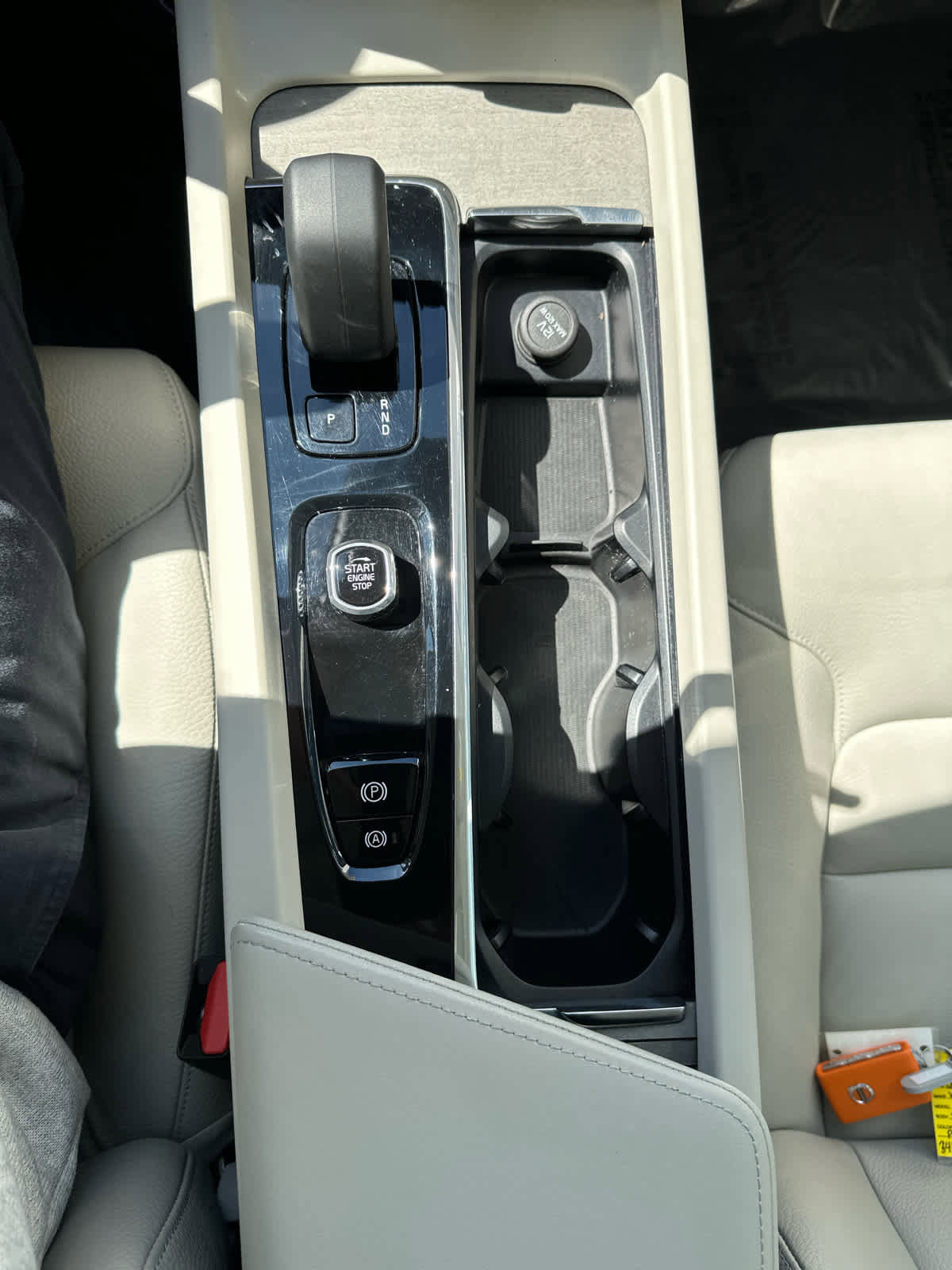 Used 2023 Volvo XC60 B5 Plus w/ Climate Package image 17