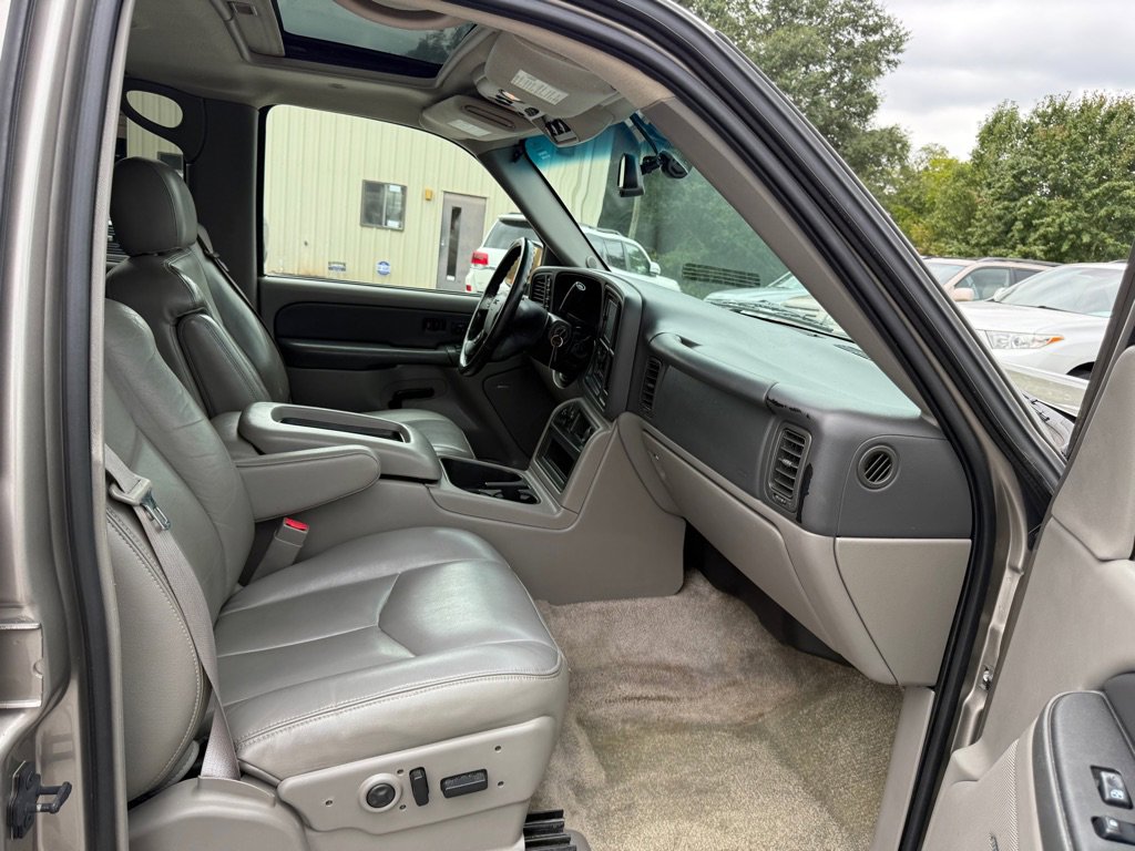 Used 2003 GMC Yukon SLT w/ 1SD Preferred Equipment Group image 16