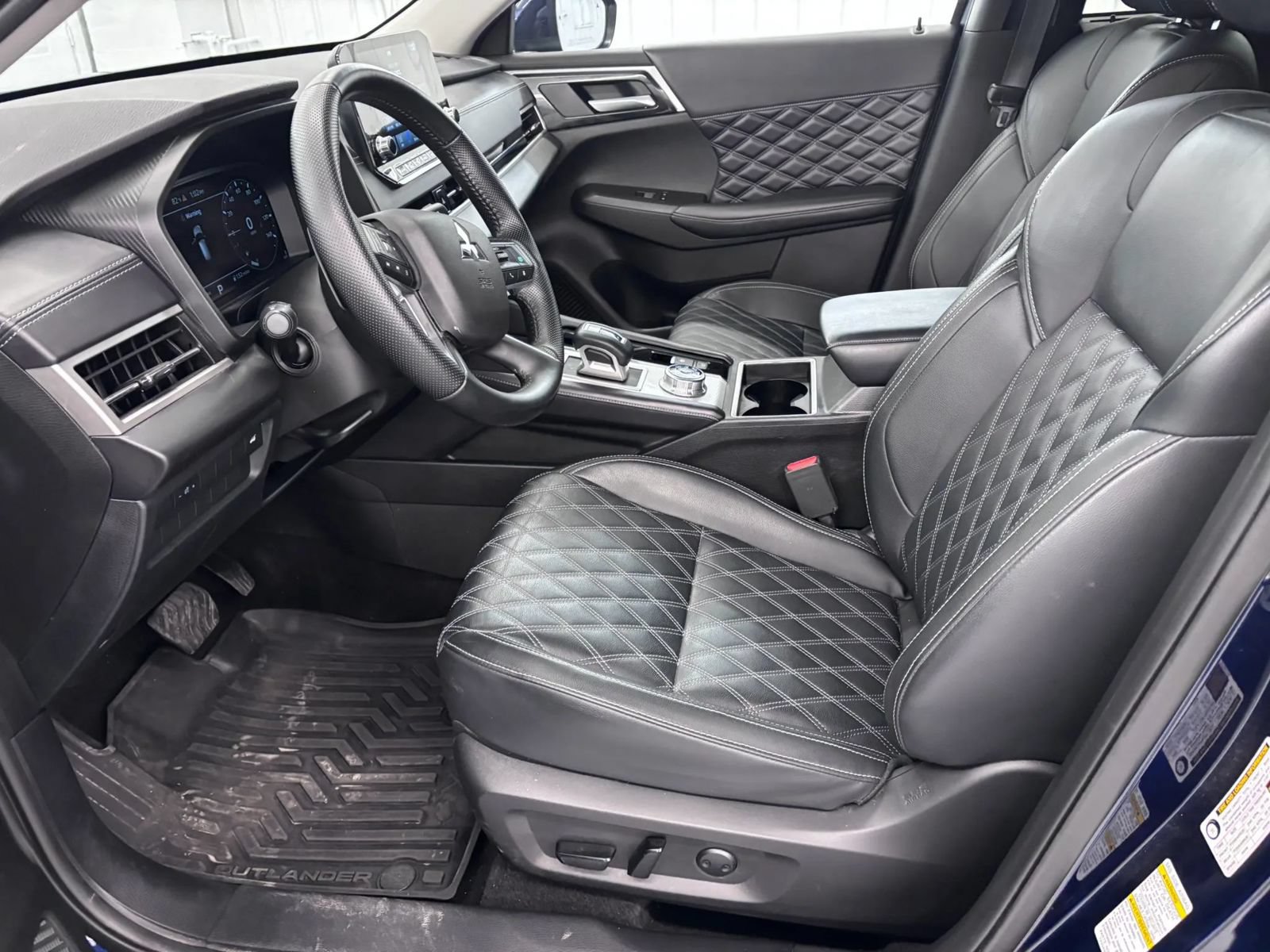 Used 2024 Mitsubishi Outlander SEL AWD/4WD image 39