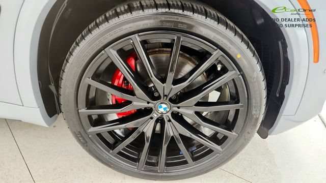 Used 2025 BMW X5 xDrive40i w/ M Sport Package AWD/4WD image 82
