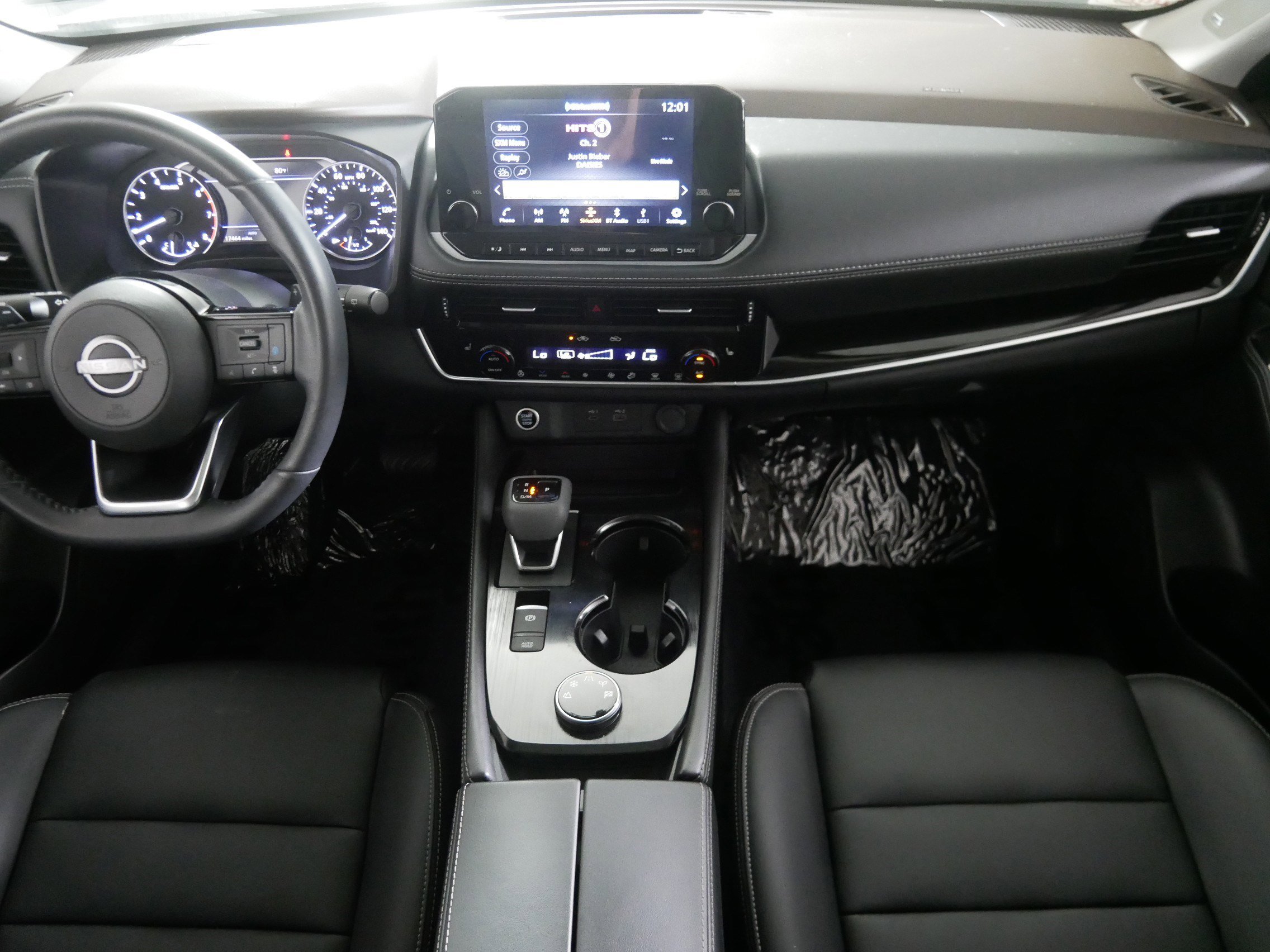 Used 2023 Nissan Rogue SL w/ SL Premium Package image 10