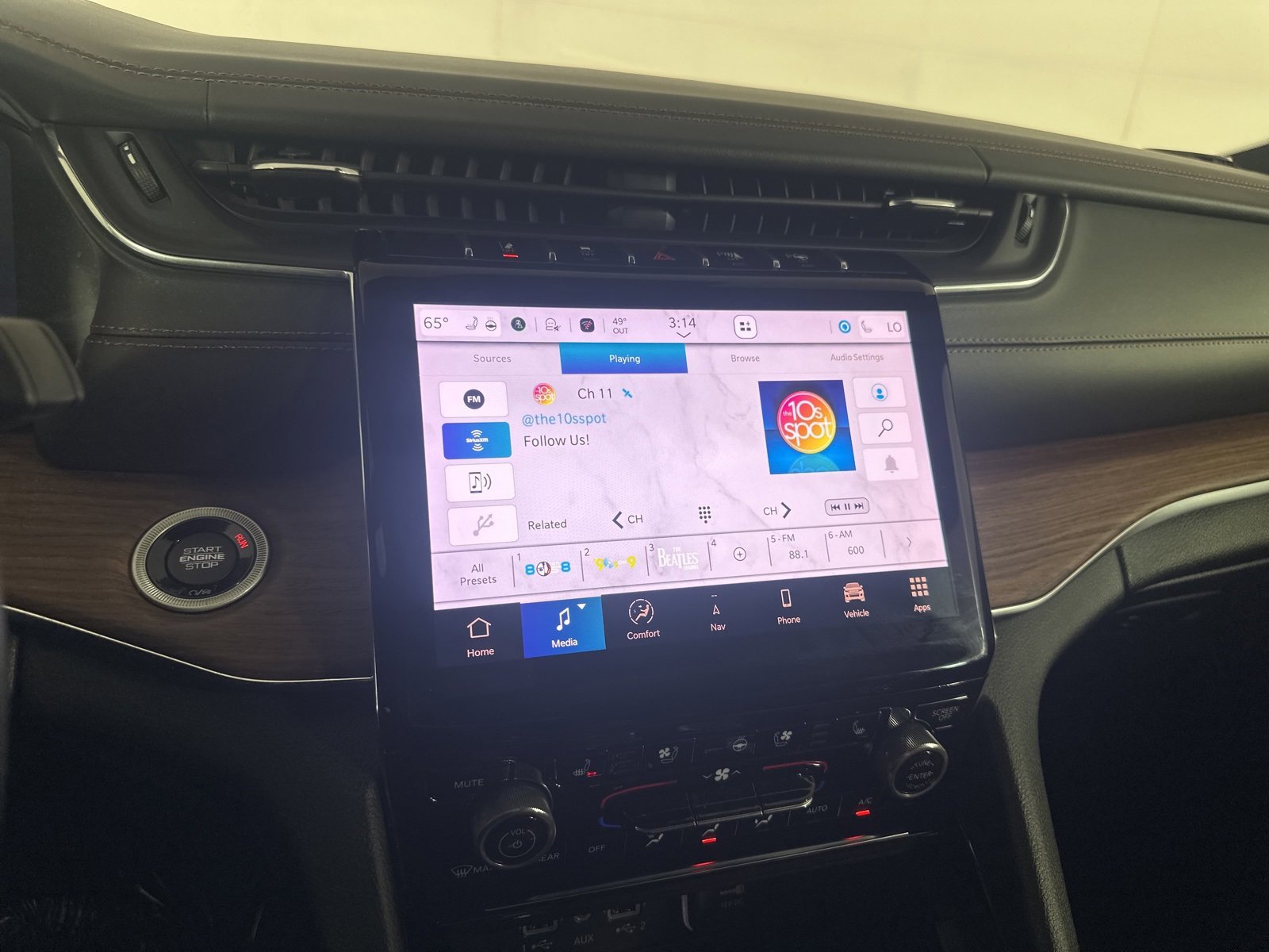 Used 2023 Jeep Grand Cherokee L Summit w/ High Altitude Package image 17