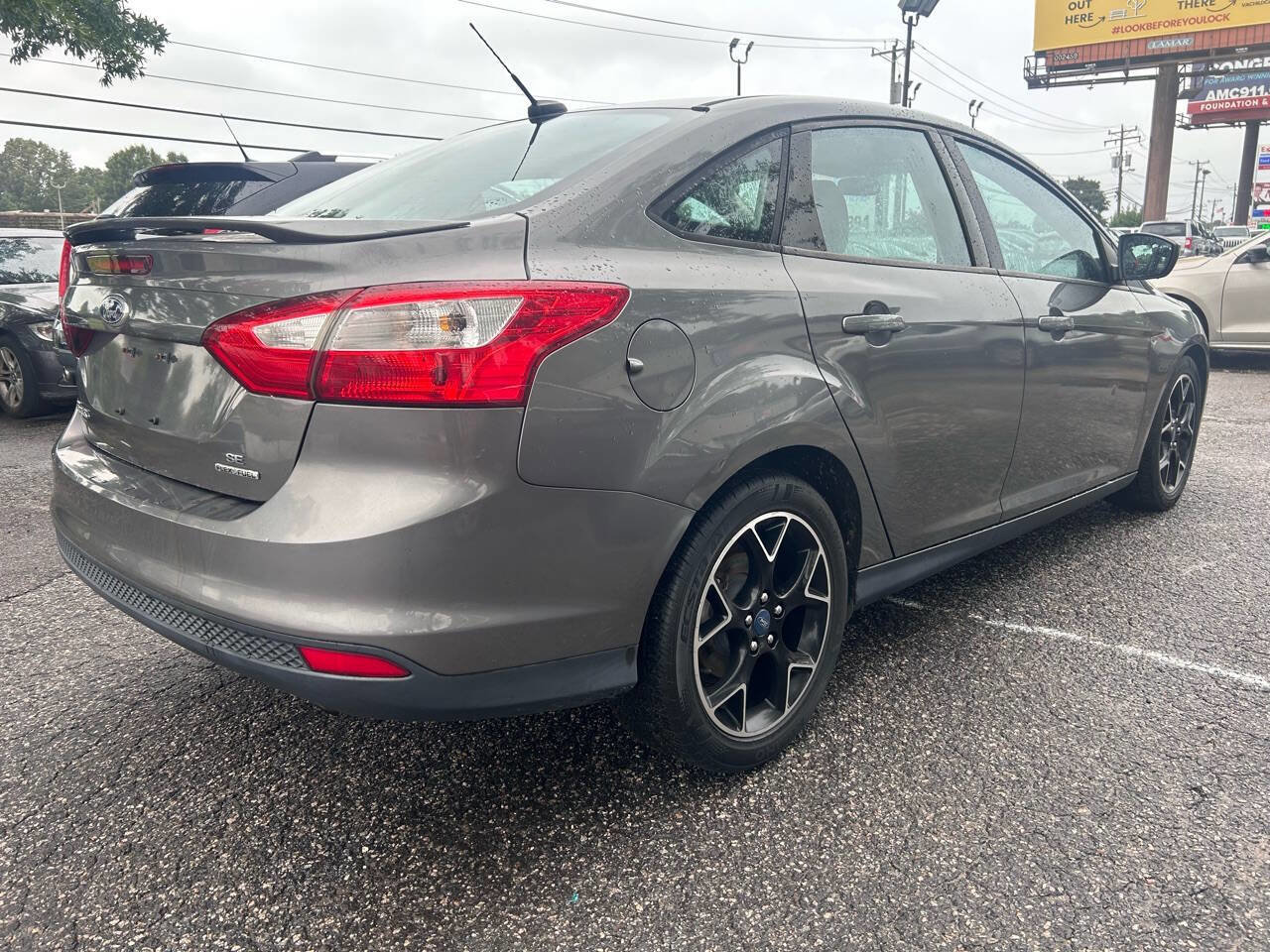 Used 2012 Ford Focus SE w/ SE Sport Pkg image 7