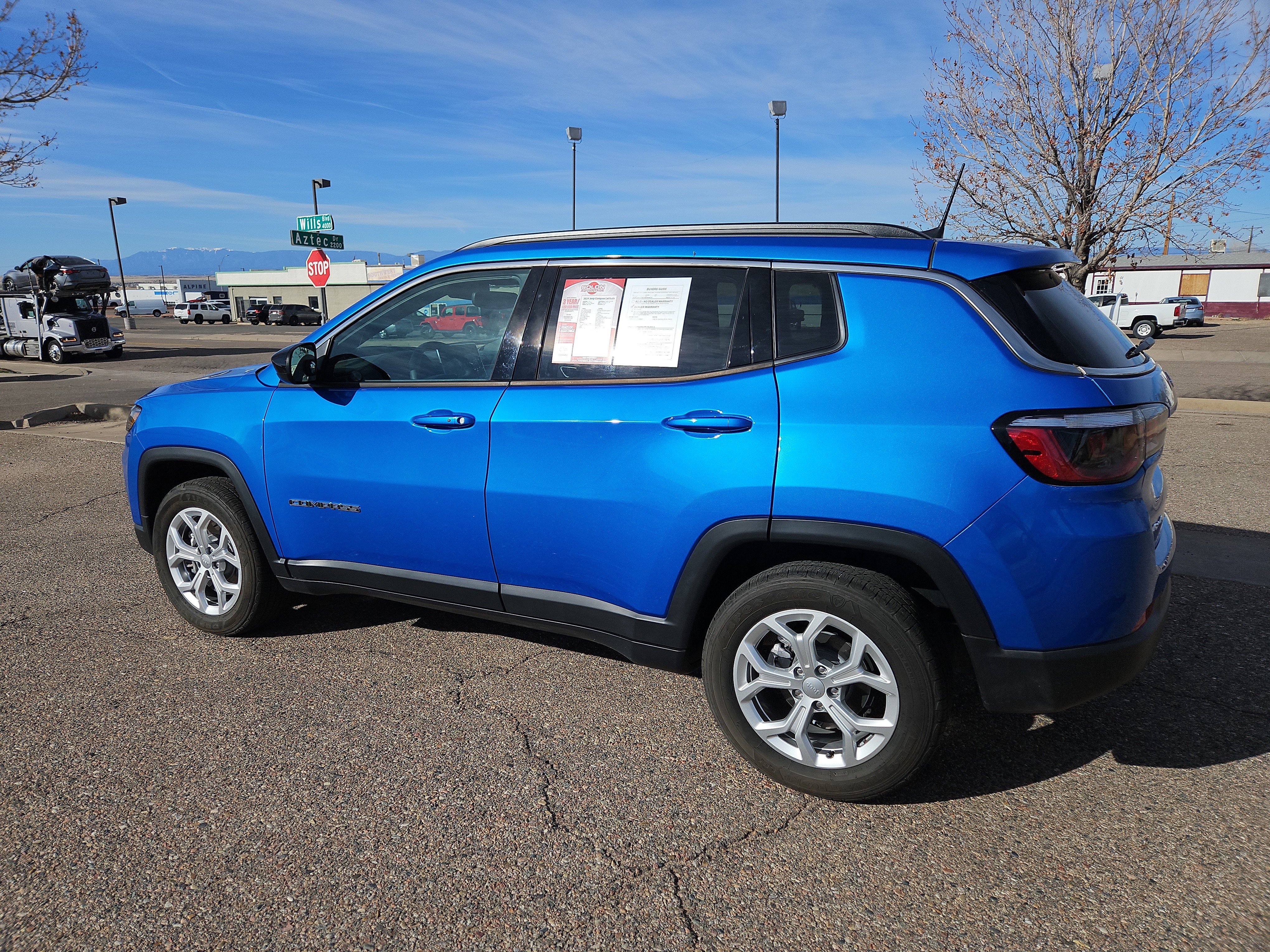 Used 2024 Jeep Compass Latitude image 4