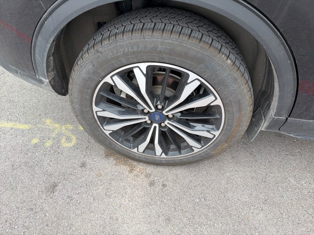 Used 2021 Ford Escape SE w/ SE Sport Appearance Package image 21