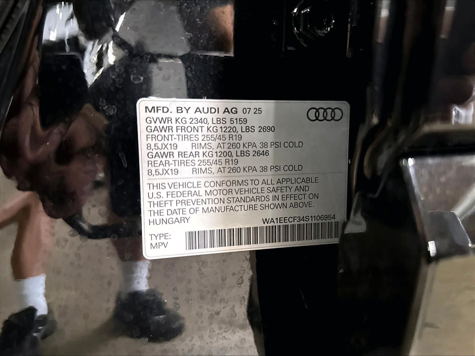 Certified 2025 Audi Q3 2.0T Premium Plus w/ Premium Plus Package AWD/4WD image 34
