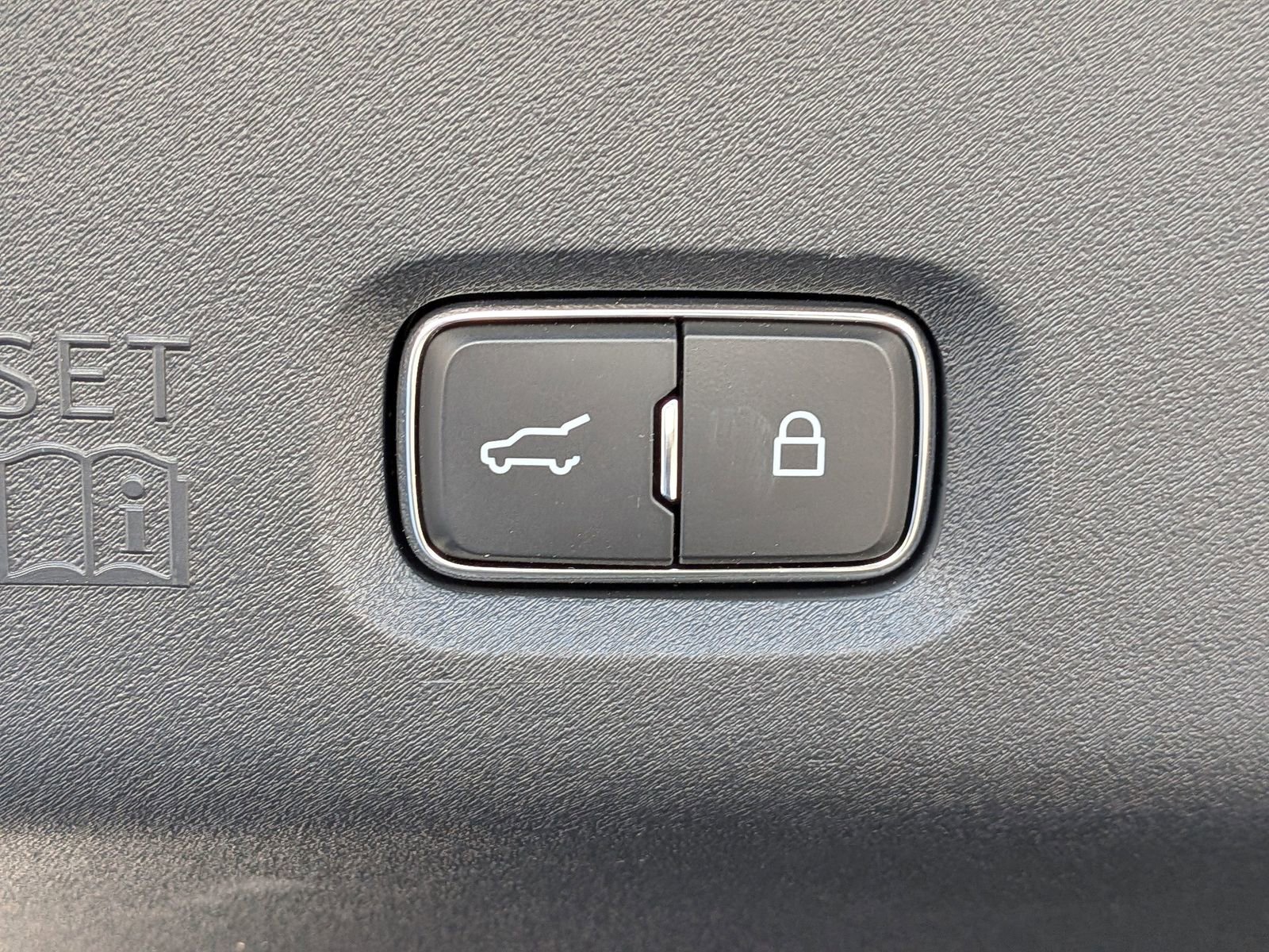 Used 2025 Lincoln Navigator L Black Label image 16