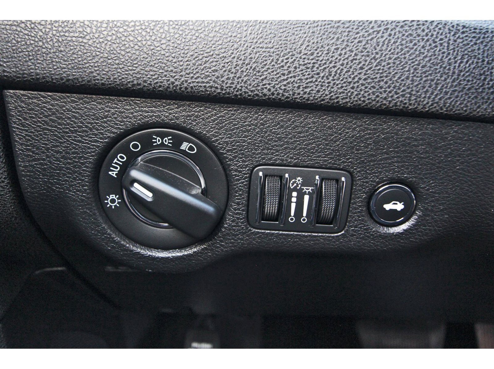 Used 2022 Chrysler 300 Touring w/ Sport Appearance Package RWD image 22