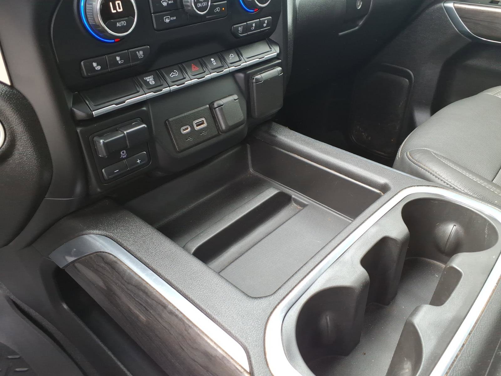 Used 2020 Chevrolet Silverado 3500 LTZ w/ LTZ Convenience Package image 16