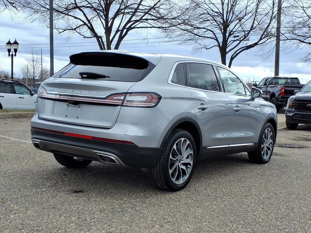 Used 2022 Lincoln Nautilus Reserve image 5