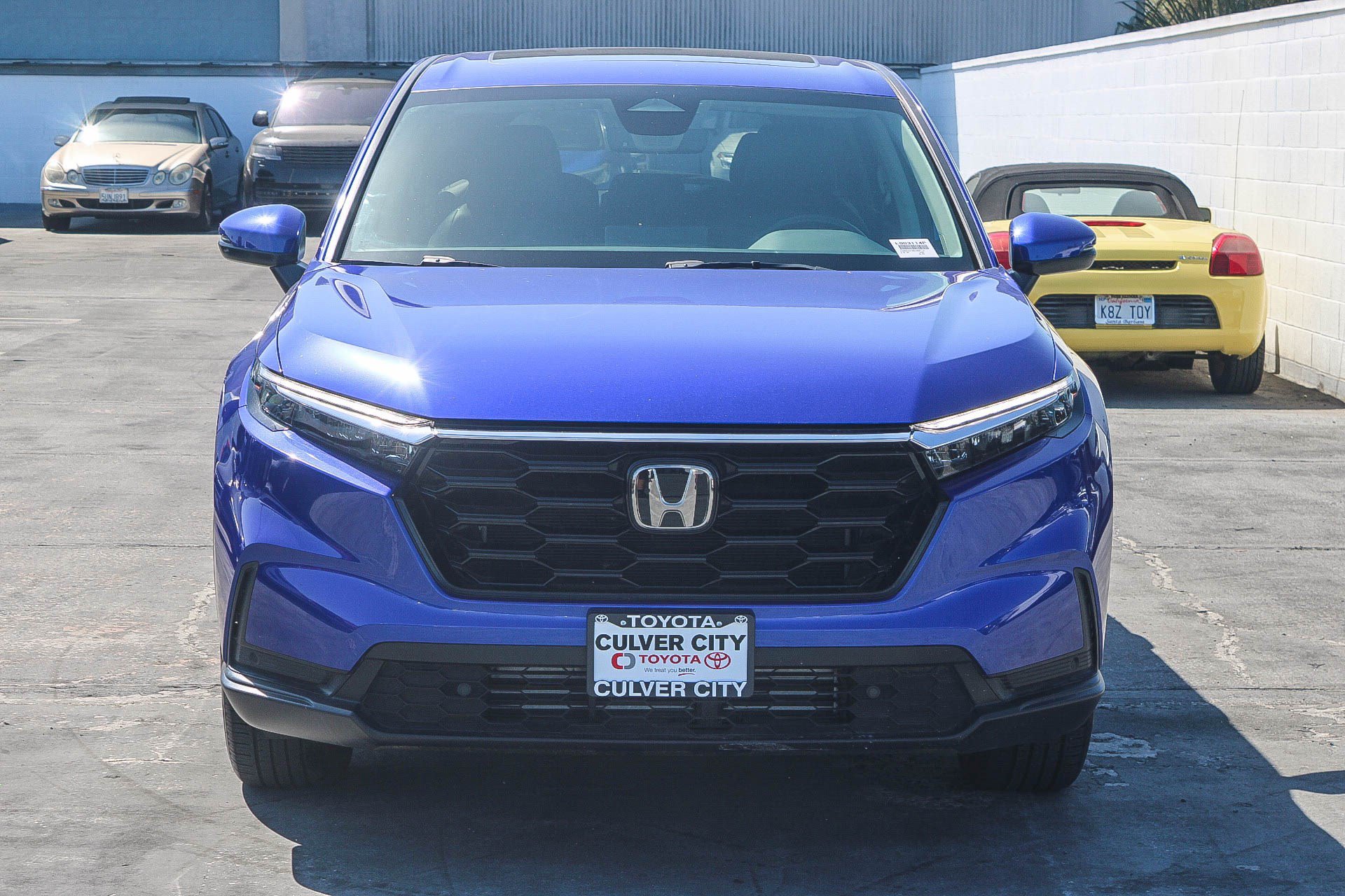 Used 2025 Honda CR-V EX-L image 2