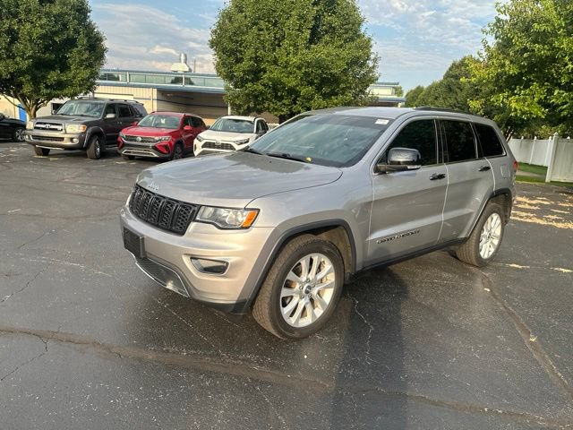 Used 2017 Jeep Grand Cherokee Limited AWD/4WD image 3