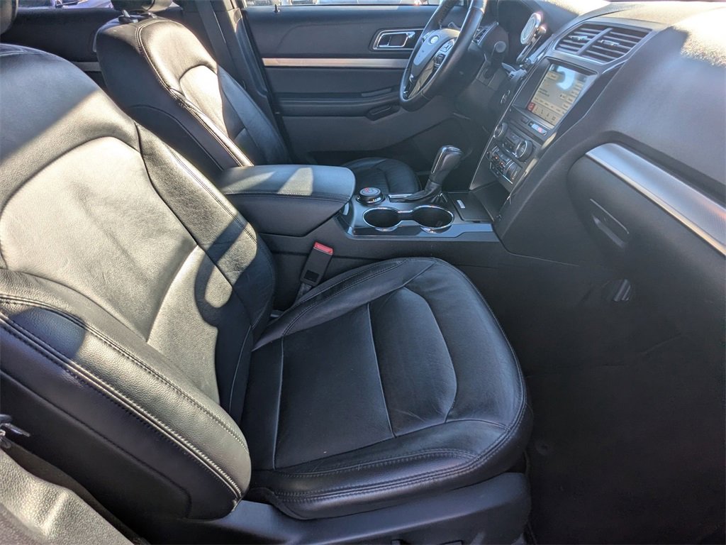 Used 2018 Ford Explorer XLT w/ Equipment Group 202A image 20