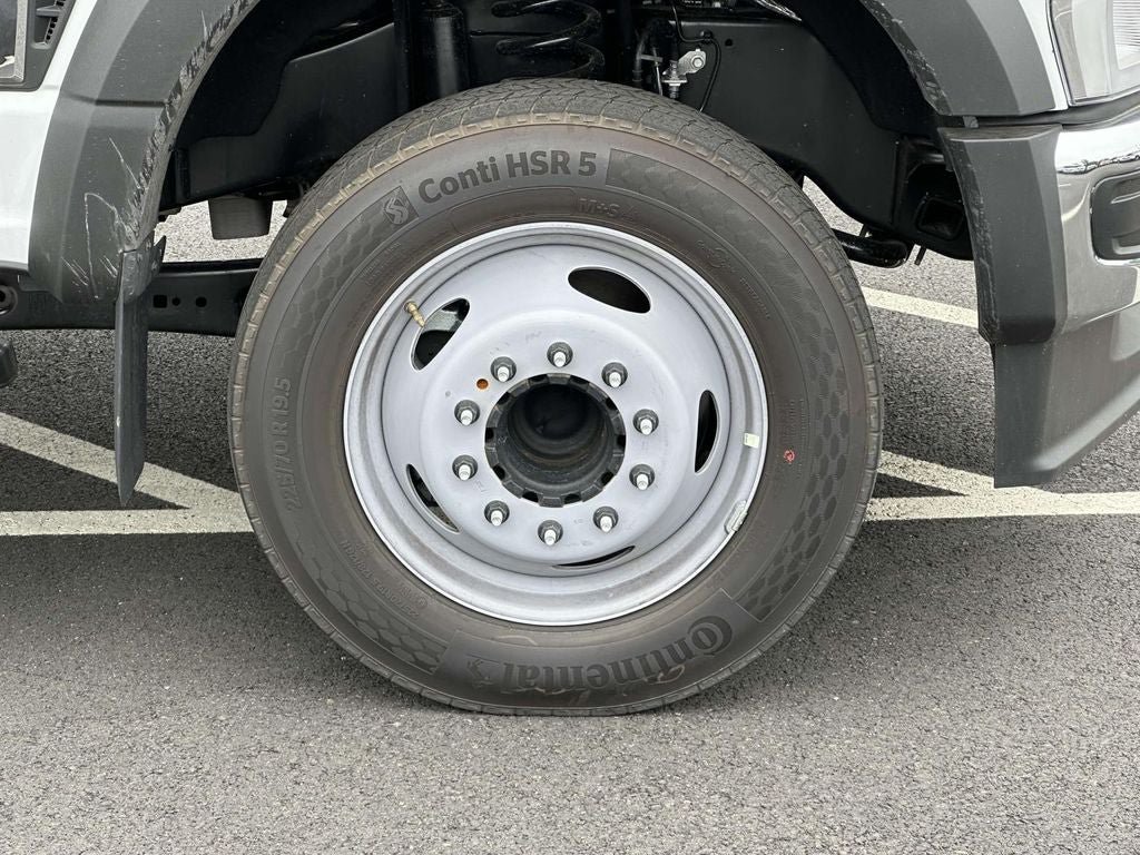 New 2025 Ford F550 2WD Regular Cab Super Duty image 7