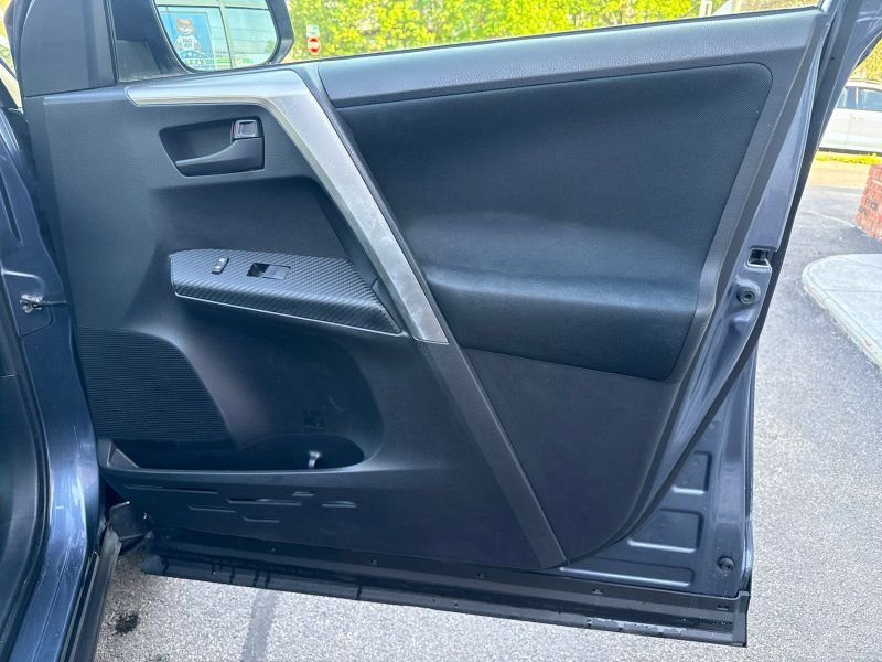 Used 2014 Toyota RAV4 LE AWD/4WD image 15