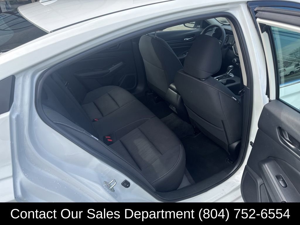 Used 2025 Nissan Altima 2.5 SV image 15