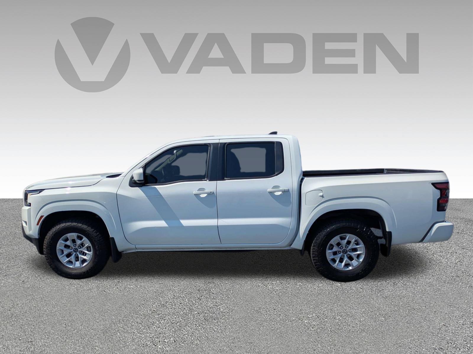 Used 2024 Nissan Frontier SV RWD image 27