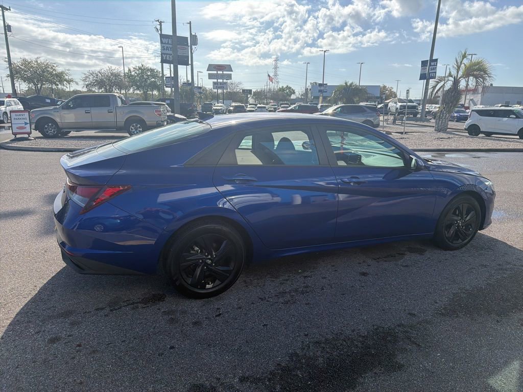 Used 2021 Hyundai Elantra SEL w/ Convenience Package image 5