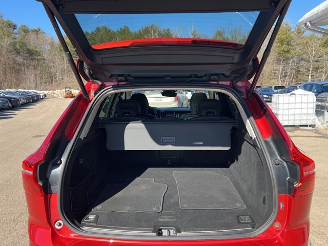 Certified 2023 Volvo XC60 B5 Ultimate w/ Climate Package image 23