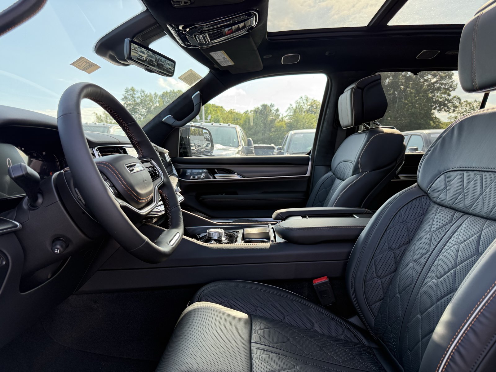 New 2026 Jeep Grand Wagoneer Summit AWD/4WD image 10