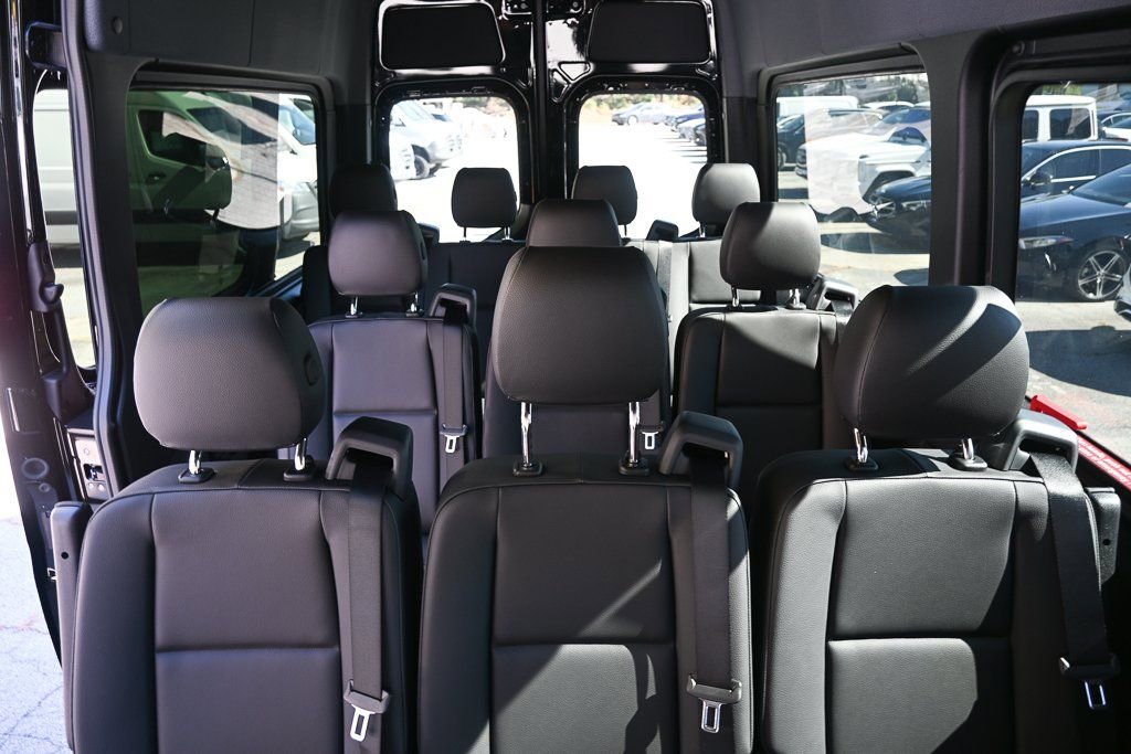 Used 2025 Mercedes-Benz Sprinter 2500 image 17