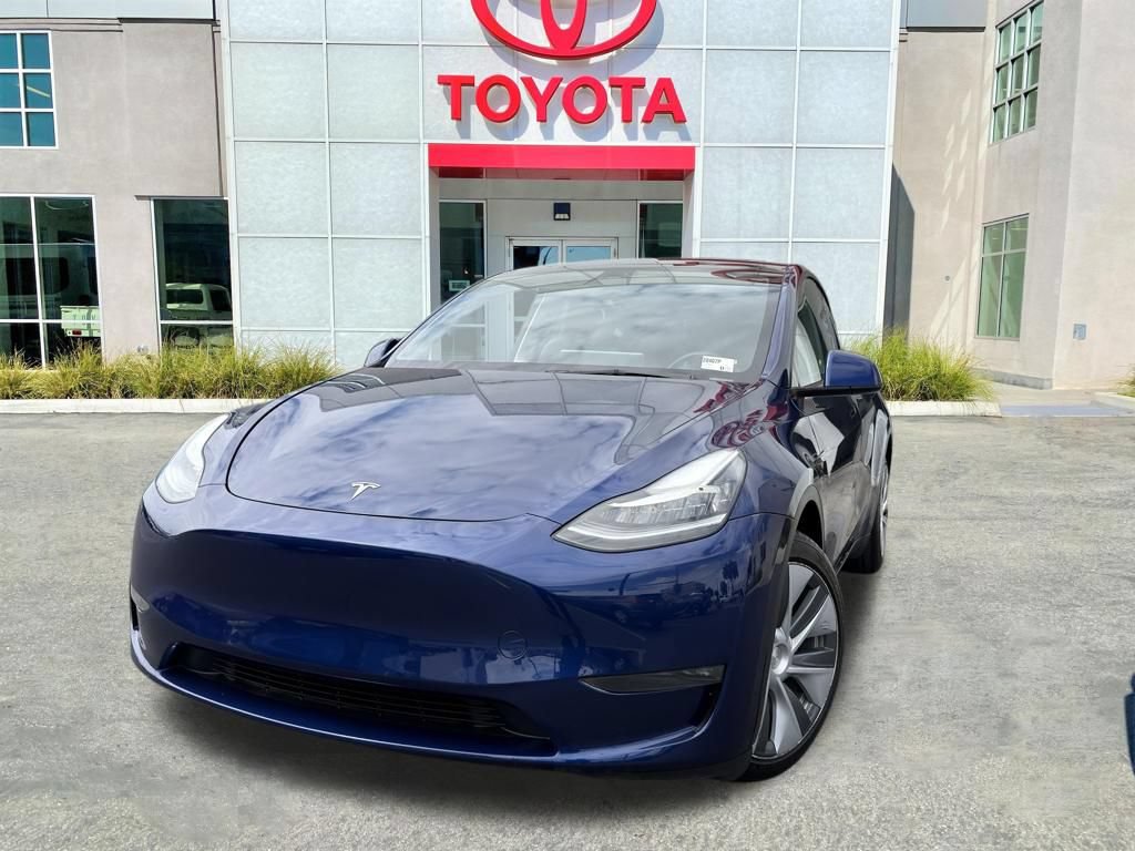 Used 2023 Tesla Model Y Long Range AWD/4WD image 4