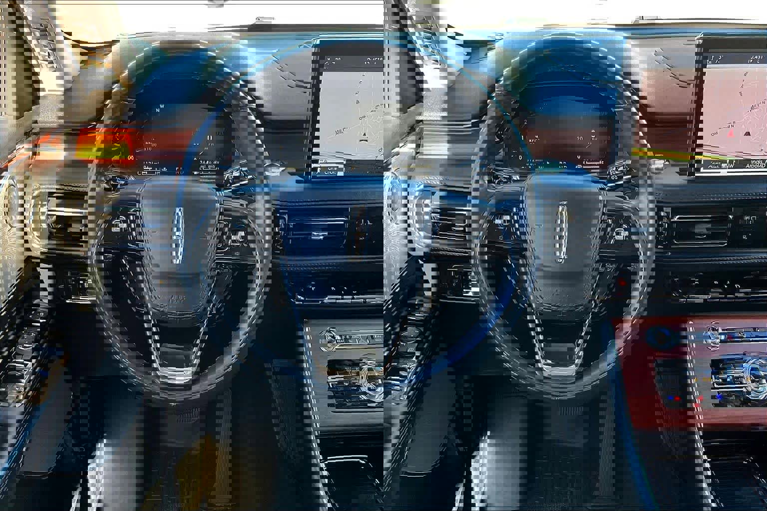 Used 2023 Lincoln Aviator Reserve w/ Equipment Group 201A image 5