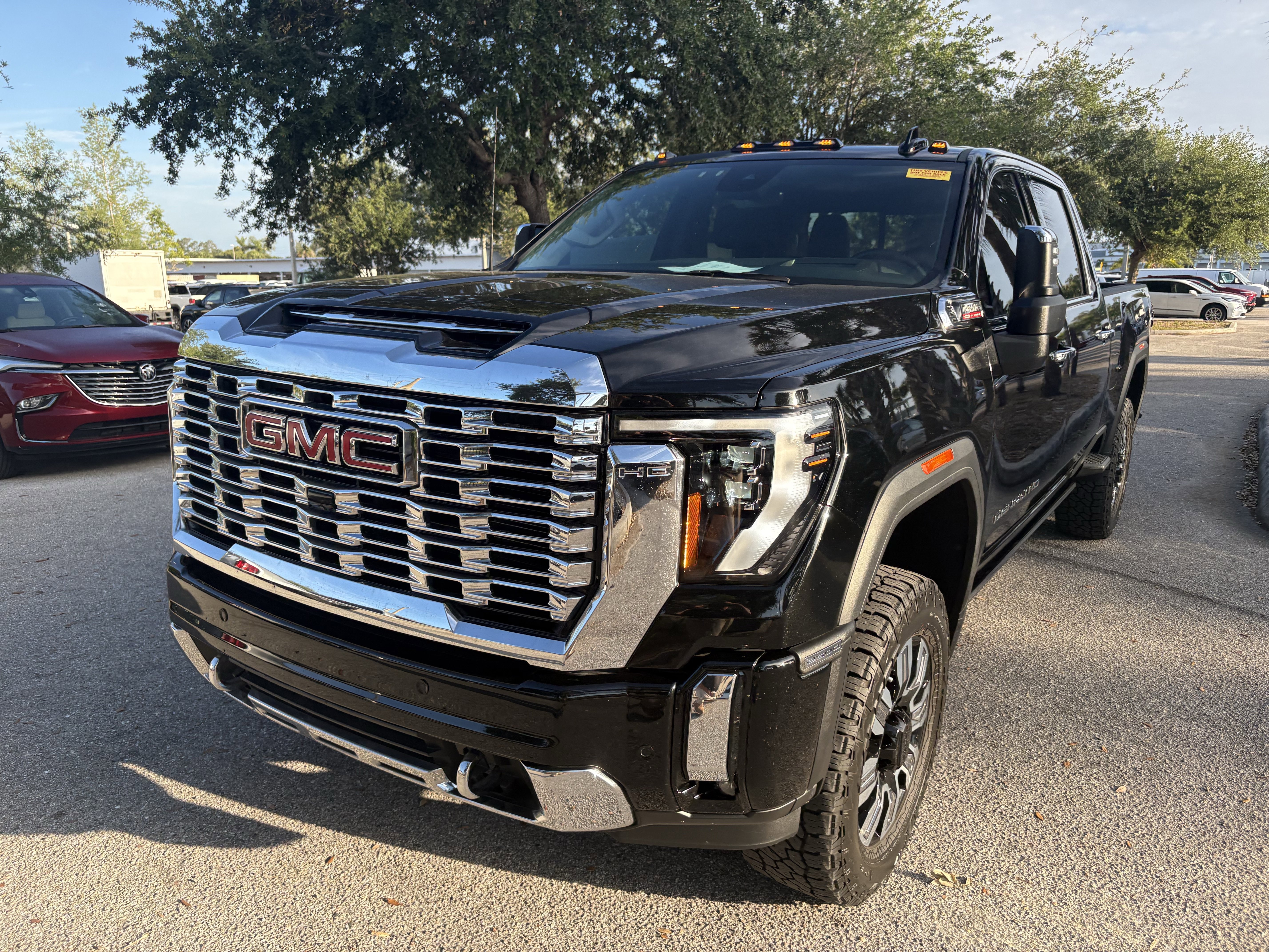 Used 2024 GMC Sierra 2500 Denali w/ Denali Reserve Package AWD/4WD image 6