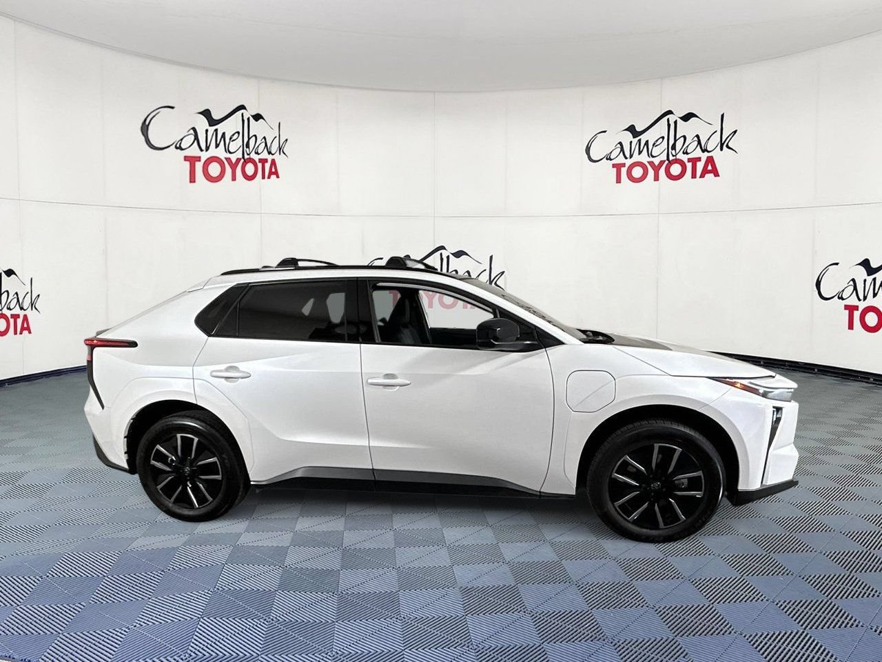Used 2026 Toyota bZ AWD/4WD image 9