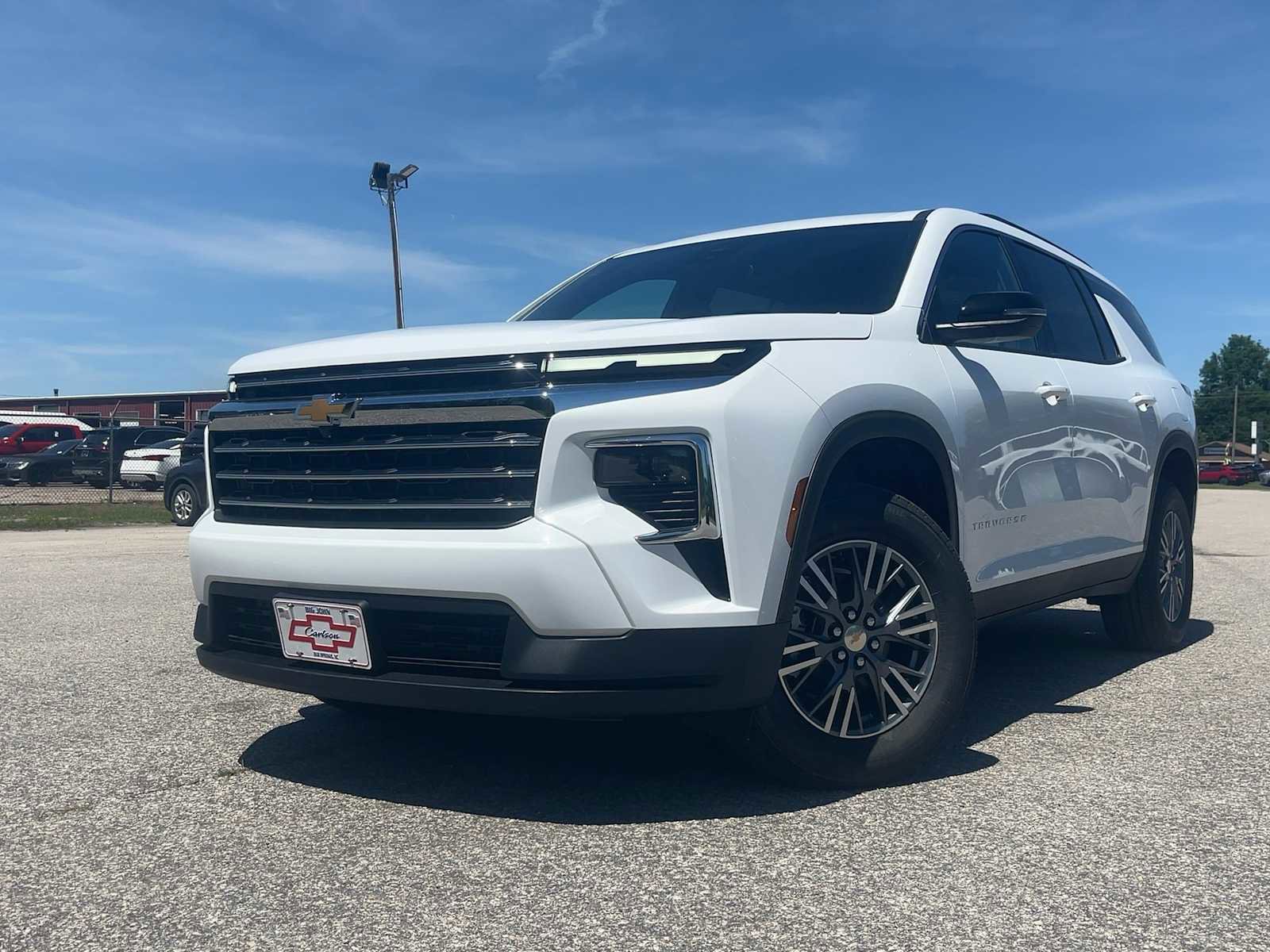 New 2026 Chevrolet Traverse LT FWD image 2