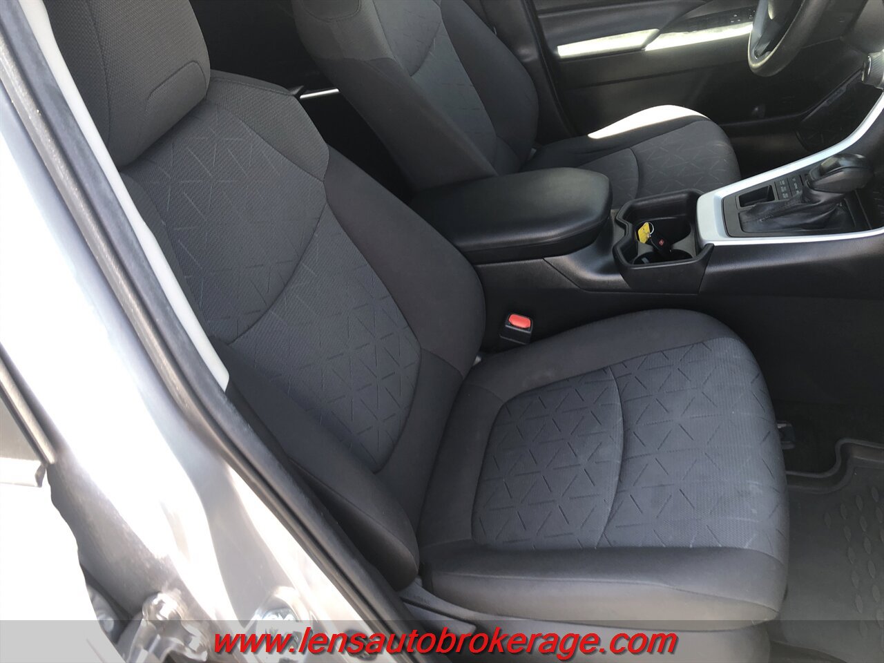 Used 2021 Toyota RAV4 XLE AWD/4WD image 22
