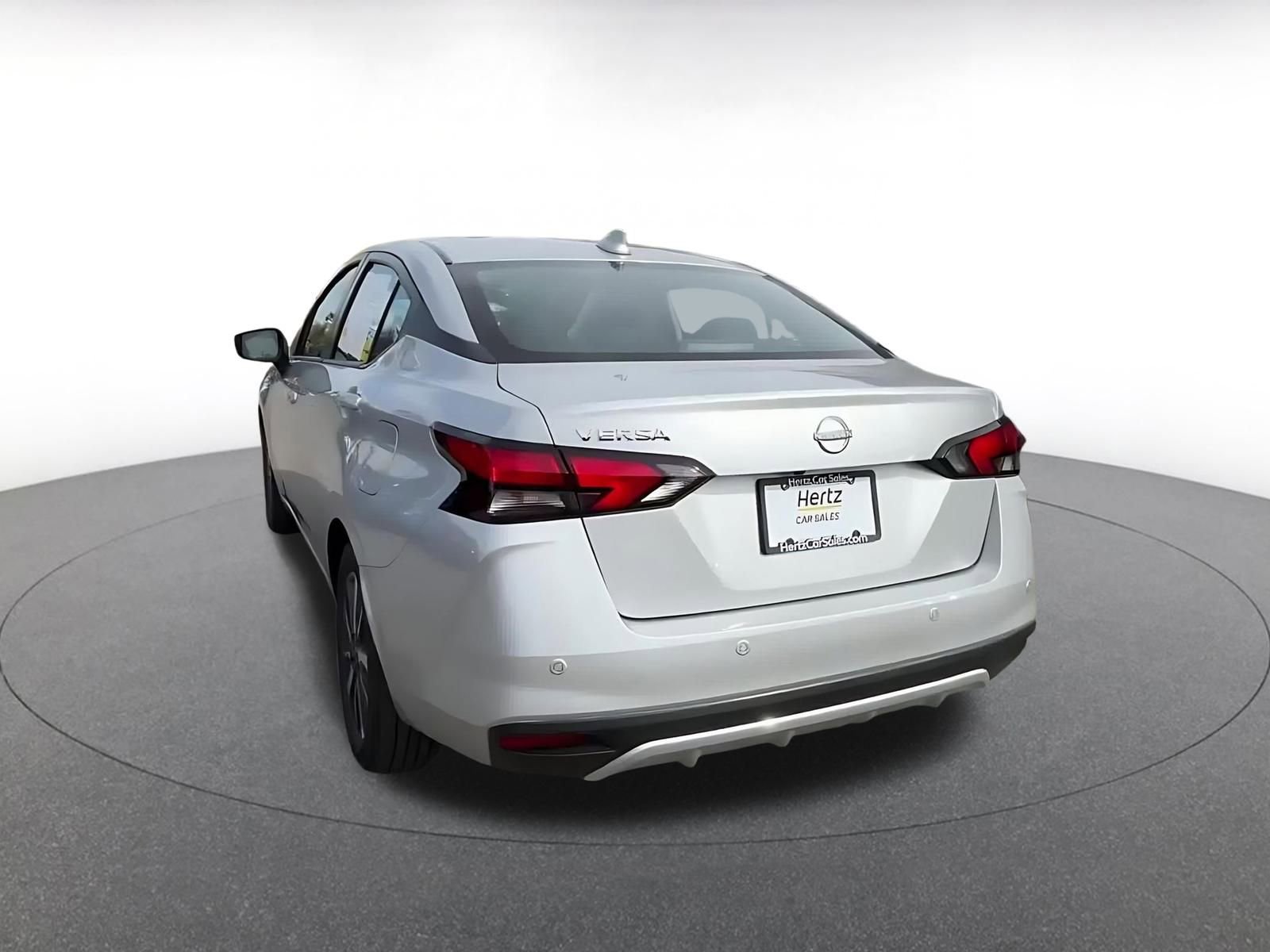 Used 2025 Nissan Versa SV image 11