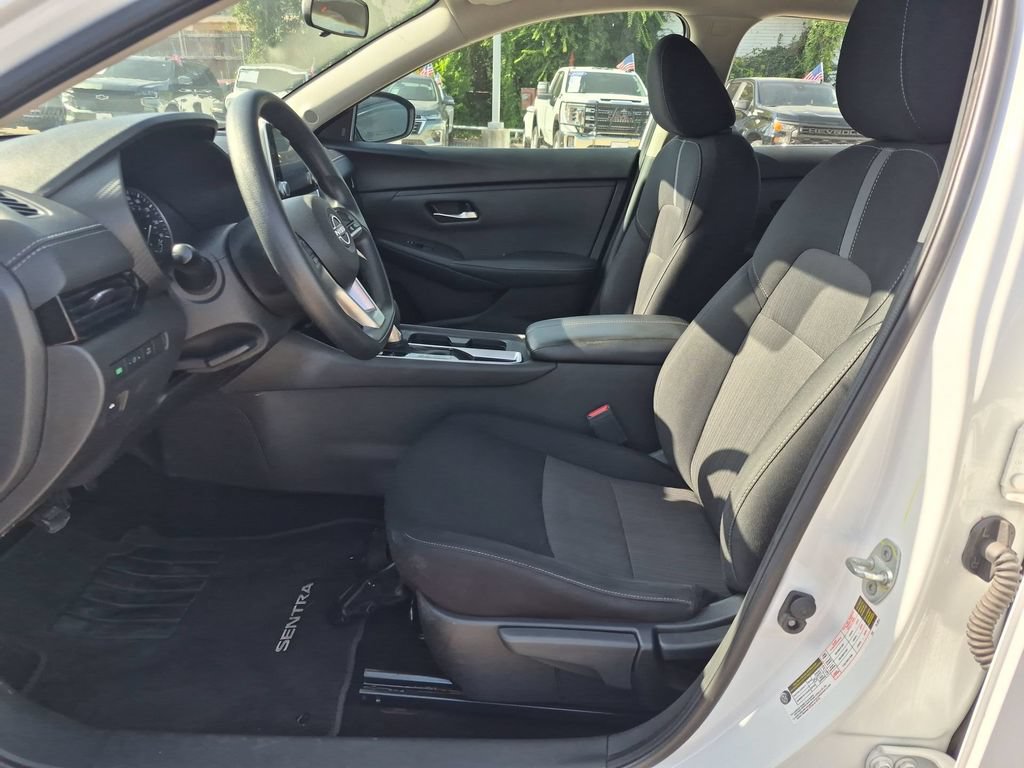 Used 2024 Nissan Sentra SV FWD image 11