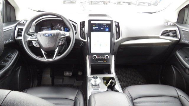 Certified 2022 Ford Edge SEL w/ Convenience Package image 2