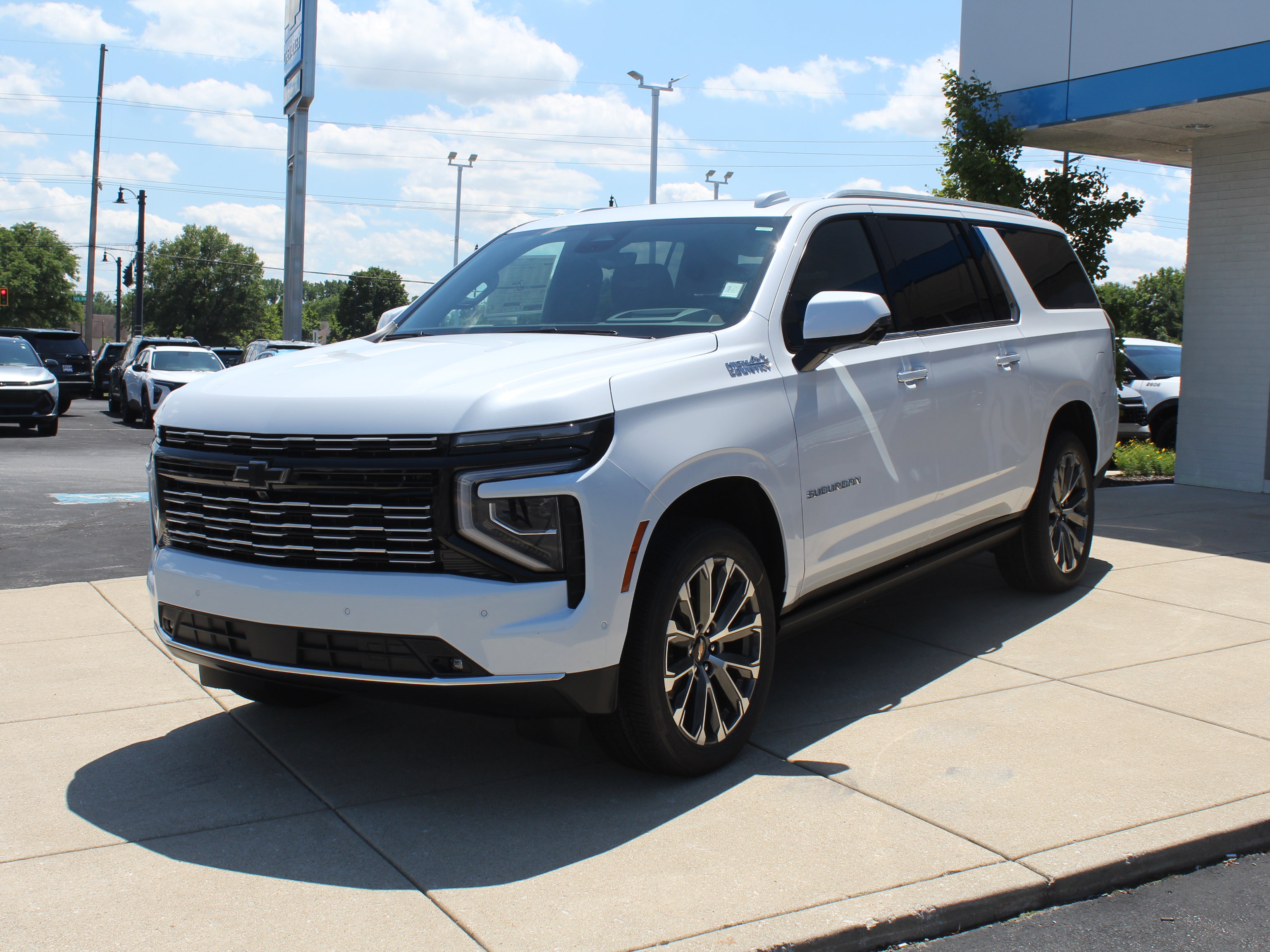 New 2026 Chevrolet Suburban High Country w/ LPO, Illumination Package AWD/4WD image 7
