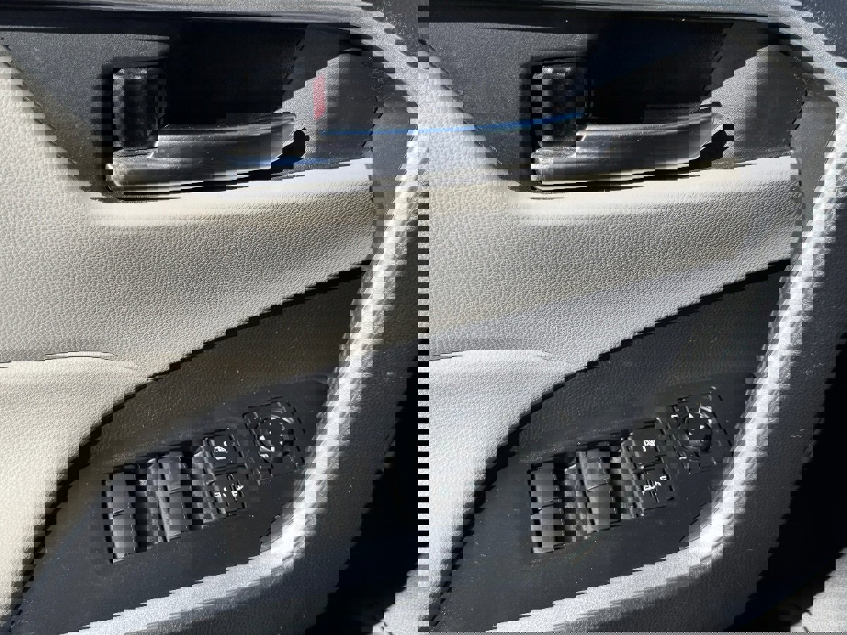 Used 2021 Toyota RAV4 XLE image 29