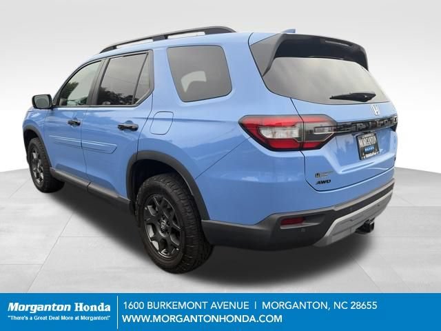 Used 2025 Honda Pilot TrailSport image 6