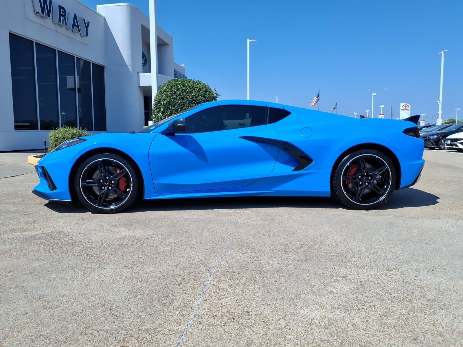 Used 2022 Chevrolet Corvette Stingray Preferred Cpe w/ Z51 Performance Package RWD image 2