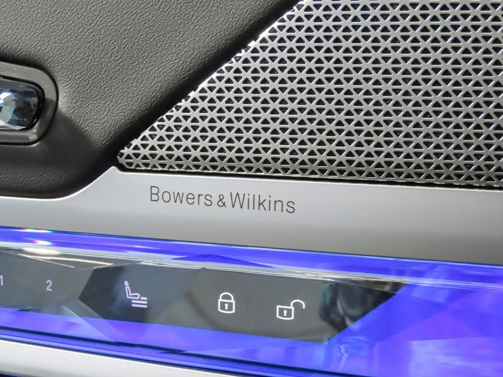 New 2025 BMW 750e xDrive image 11