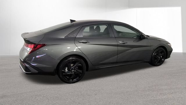 New 2026 Hyundai Elantra Sport FWD image 9