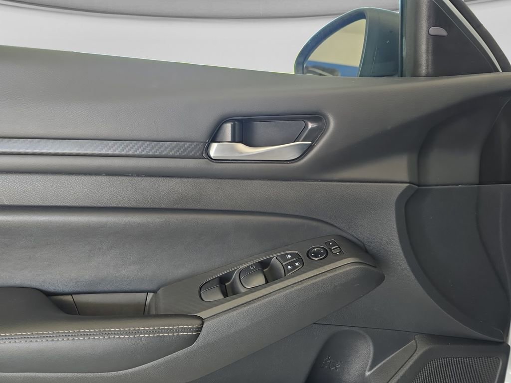 Used 2024 Nissan Altima 2.5 SV image 11