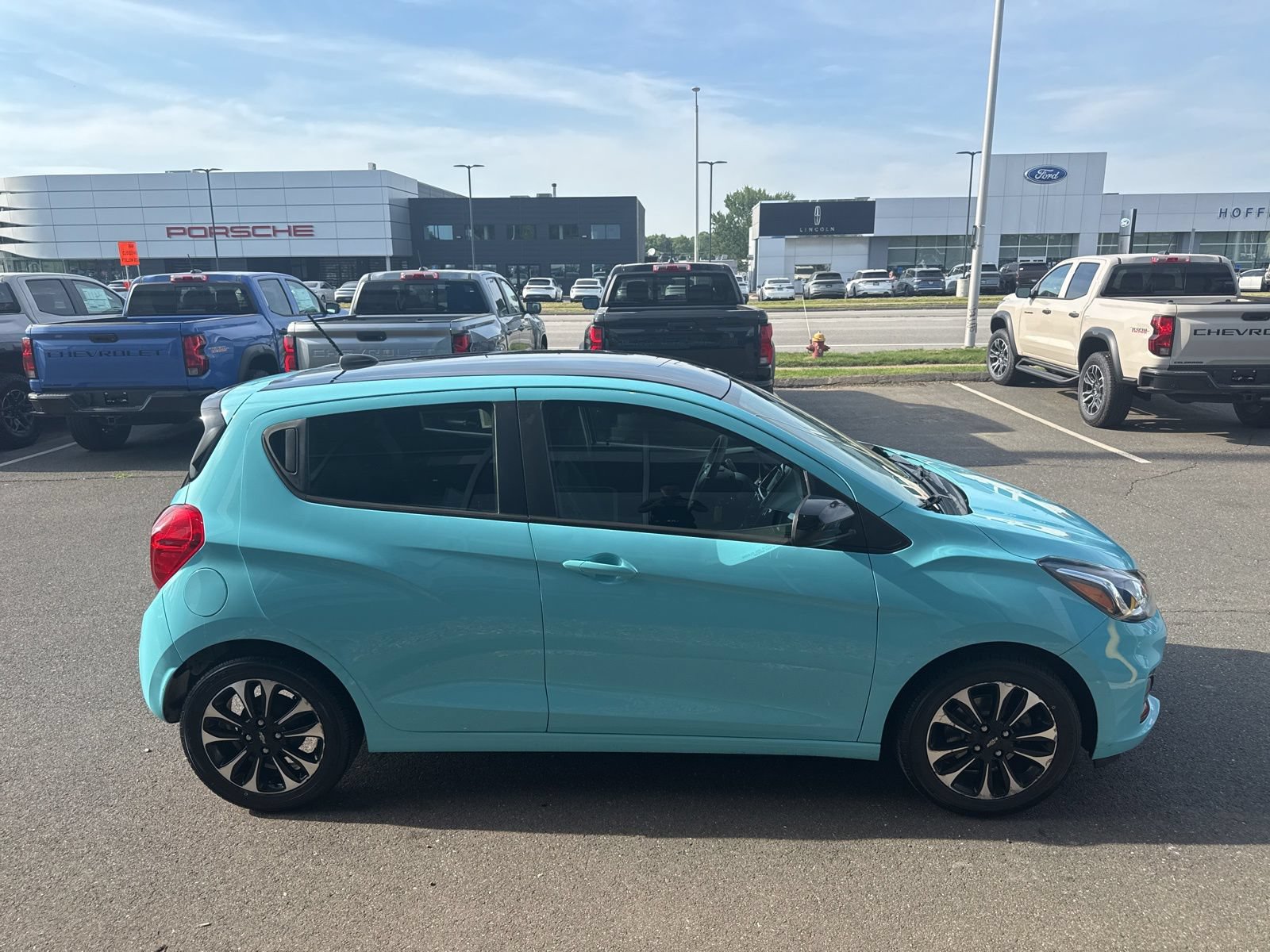 Used 2022 Chevrolet Spark LT w/ Spark Special Edition FWD image 4