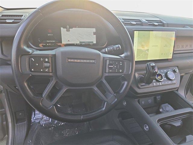 Used 2024 Land Rover Defender 130 X-Dynamic SE image 16