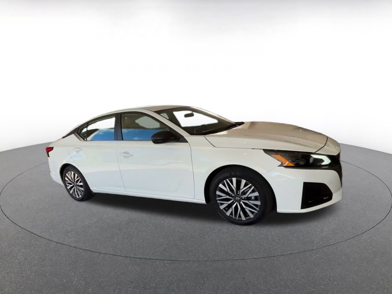 Used 2026 Nissan Altima 2.5 SV FWD image 2