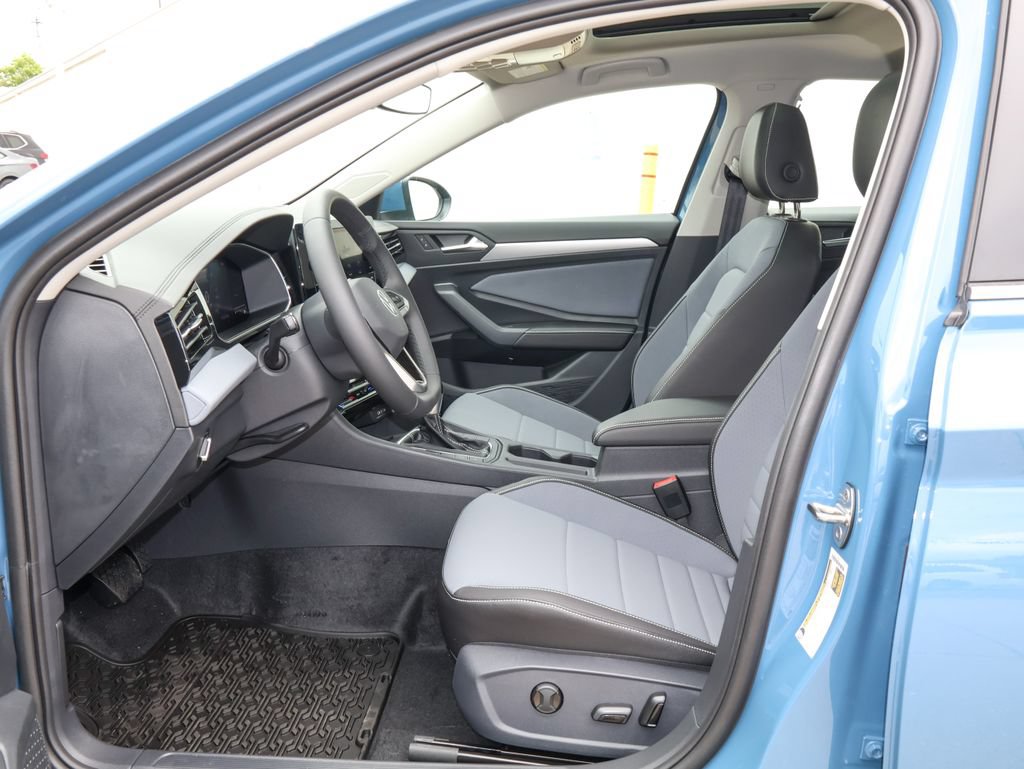 New 2026 Volkswagen Jetta SE FWD image 11