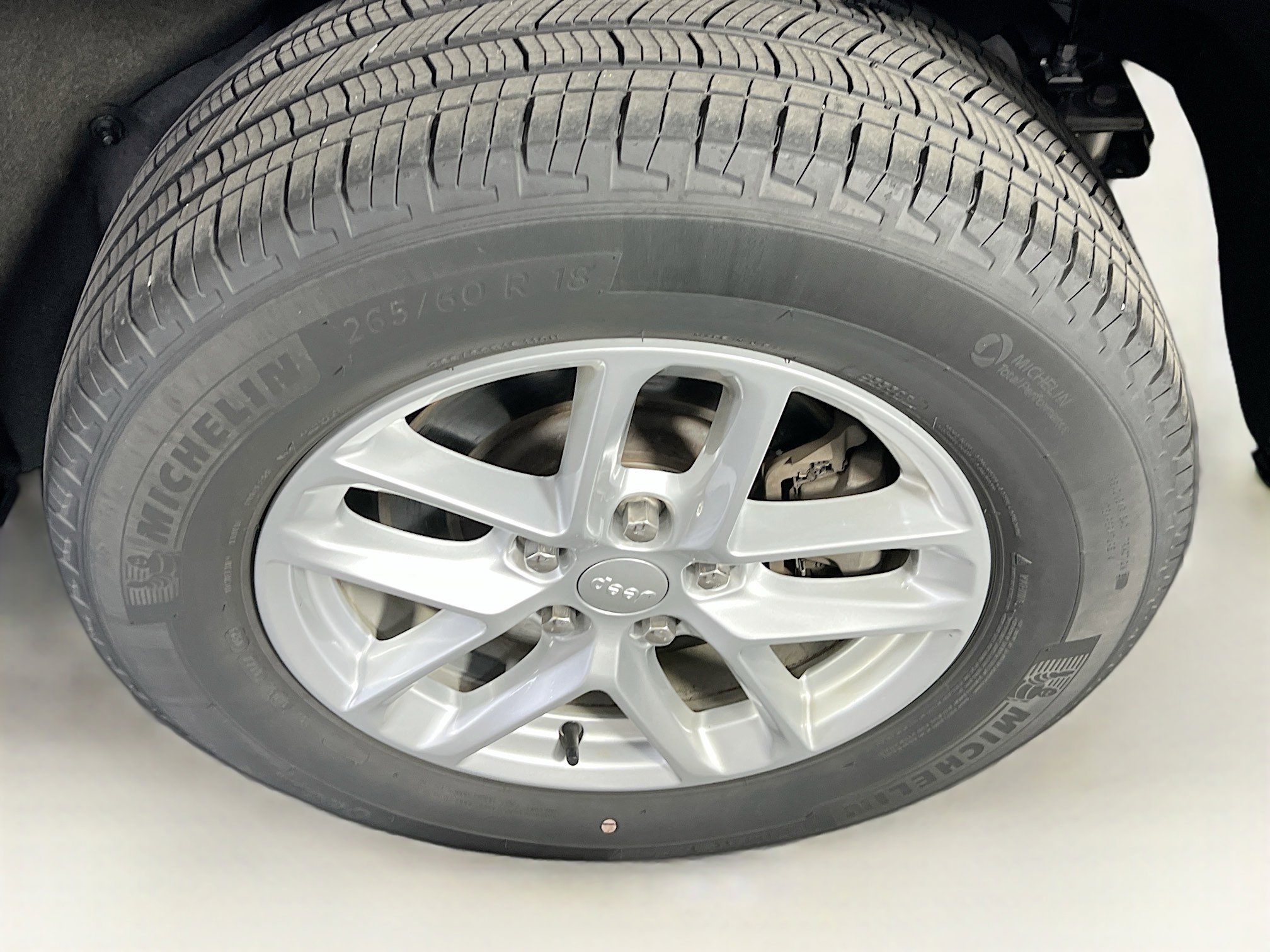 Used 2023 Jeep Grand Cherokee L Laredo AWD/4WD image 30