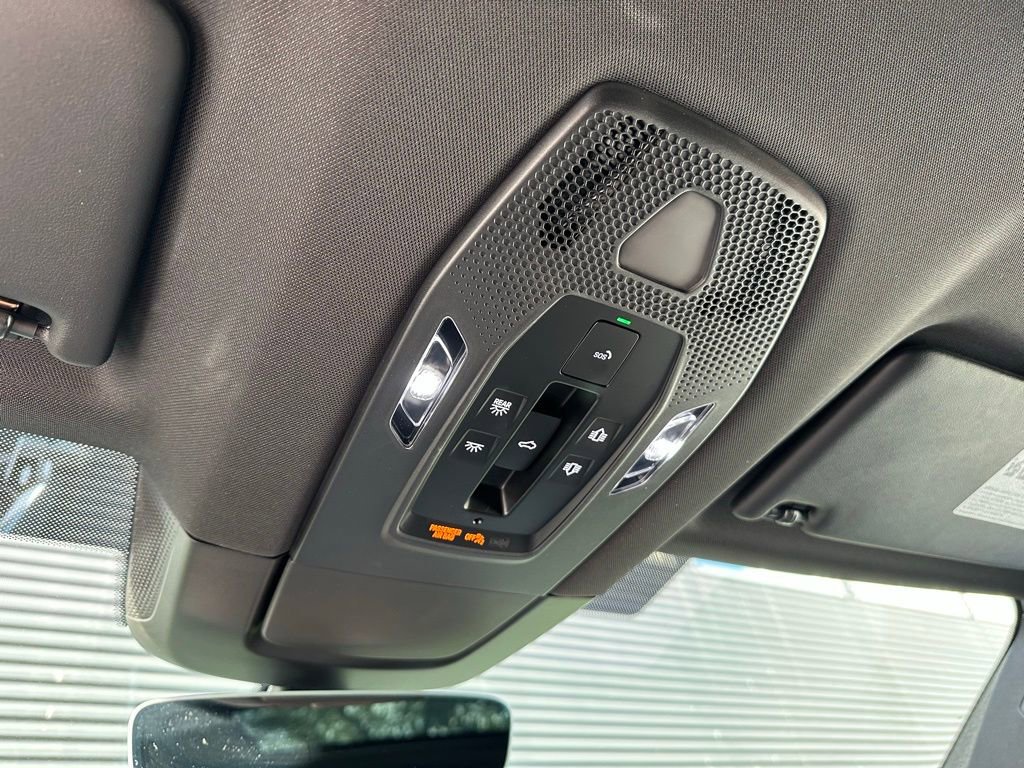 Used 2025 Porsche Macan Electric image 34